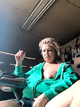 Snapshot of TexaSMESS_37 chatting on 02/26/25, 10:58 TexaSMESS 37 online show from 02/26/25, 10:58