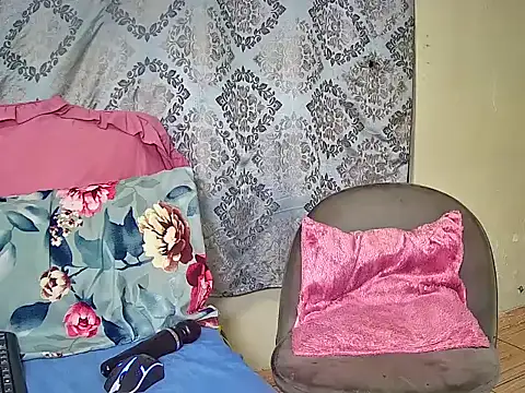 Cardi-Calliente online show from 07/23/26, 06:04