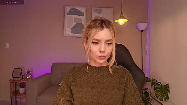 Snapshot of MirandaShaw chatting on 02/10/25, 02:41 MirandaShaw online show from 02/10/25, 02:41