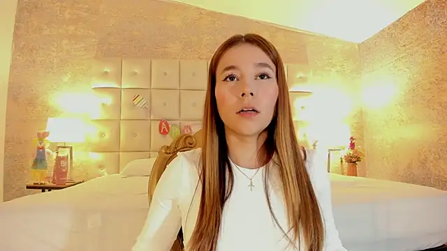 Snapshot of Lezy_ chatting on 04/15/26, 07:40 Lezy online show from 04/15/26, 07:40