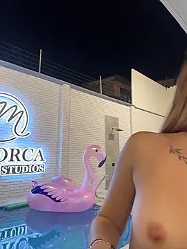 Lezy  online show from 12/13/25, 08:04