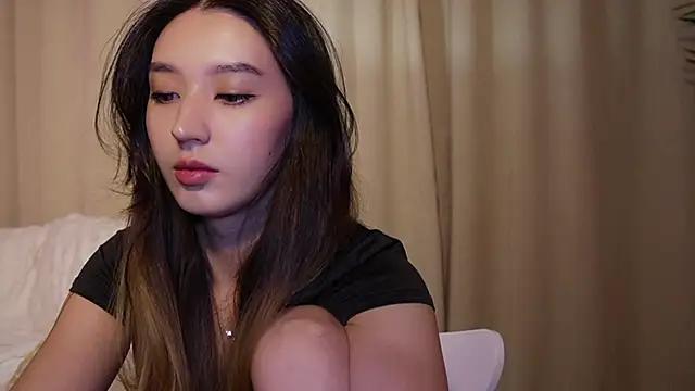 Sarasuo1 online show from 01/31/25, 01:34