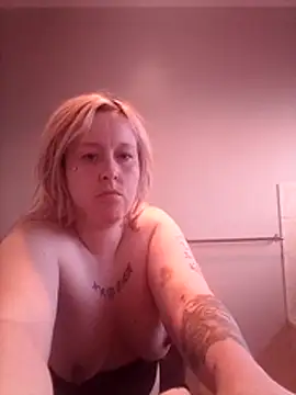 Snapshot of mollymay69 chatting on 02/26/26, 05:29 mollymay69 online show from 02/26/26, 05:29