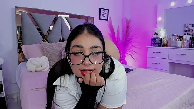 GabyRhodes online show from 04/15/26, 07:58