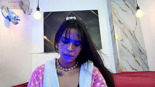 Cloeandtyfanny online show from 12/17/25, 08:08