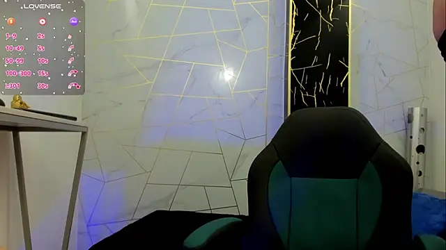 Cloeandtyfanny online show from 10/25/25, 09:08