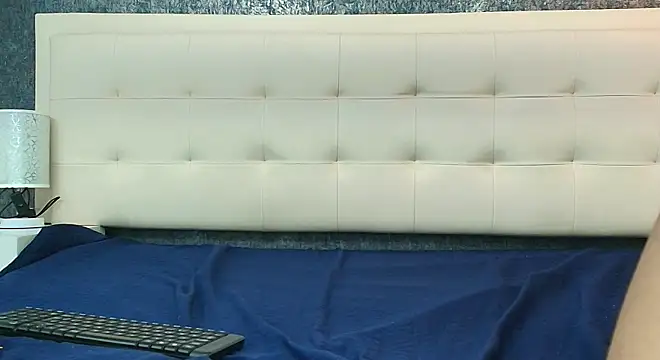 Cloeandtyfanny online show from 04/11/26, 07:50