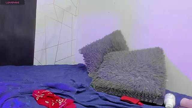 Cloeandtyfanny online show from 10/30/25, 10:39