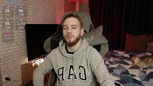 Snapshot of LeoPaulini chatting on 12/23/24, 12:52 LeoPaulini online show from 12/23/24, 12:52