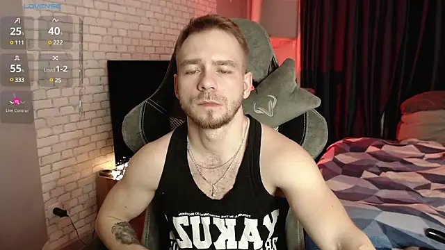 Snapshot of LeoPaulini chatting on 03/07/25, 04:33 LeoPaulini online show from 03/07/25, 04:33