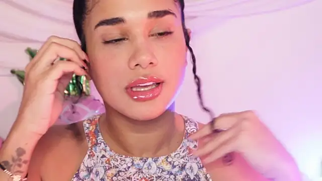 Mysensualbrunette1 online show from 03/04/25, 06:47