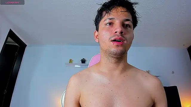 Snapshot of Issac_james_ chatting on 09/17/25, 03:41 Issac james online show from 09/17/25, 03:41