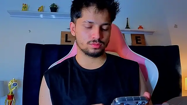 Issac james  online show from 03/18/26, 03:42