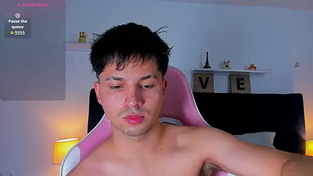 Issac james  online show from 01/10/26, 05:14