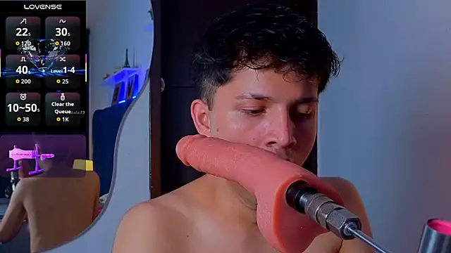 Issac james  online show from 11/07/25, 05:23