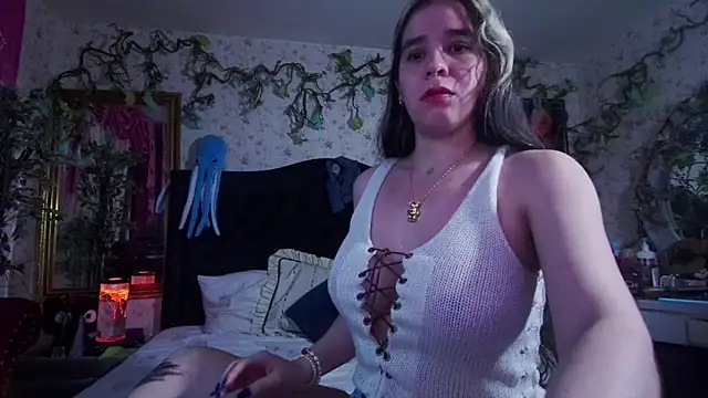 Snapshot of Elizabeth77_ chatting on 10/02/25, 10:18 Elizabeth77 online show from 10/02/25, 10:18