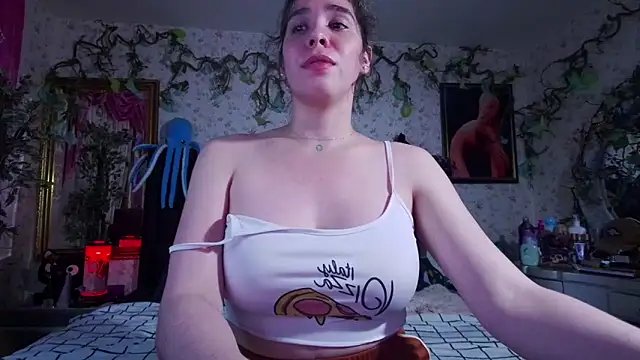 Snapshot of Elizabeth77_ chatting on 09/16/25, 10:22 Elizabeth77 online show from 09/16/25, 10:22