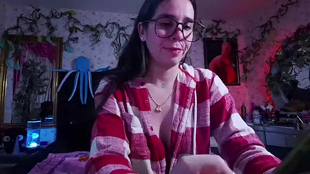 Snapshot of Elizabeth77_ chatting on 03/10/25, 10:18 Elizabeth77 online show from 03/10/25, 10:18