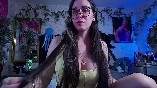 Snapshot of Elizabeth77_ chatting on 03/20/25, 08:08 Elizabeth77 online show from 03/20/25, 08:08