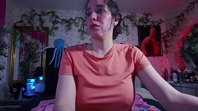 Snapshot of Elizabeth77_ chatting on 03/04/25, 10:24 Elizabeth77 online show from 03/04/25, 10:24