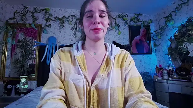 Snapshot of Elizabeth77_ chatting on 03/18/25, 07:33 Elizabeth77 online show from 03/18/25, 07:33