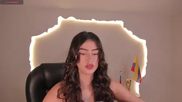 Snapshot of PaulinaSantos_ chatting on 06/20/26, 08:25 PaulinaSantos online show from 06/20/26, 08:25