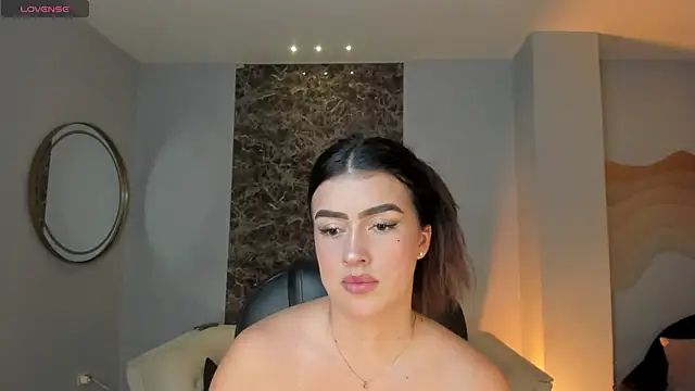 Snapshot of PaulinaSantos_ chatting on 05/27/26, 07:54 PaulinaSantos online show from 05/27/26, 07:54