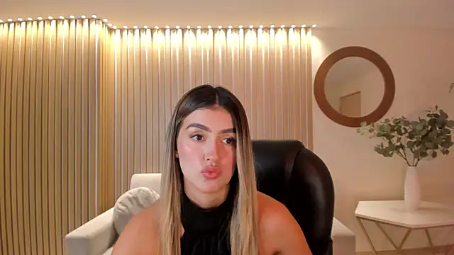 PaulinaSantos  online show from 03/21/25, 07:24