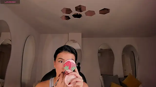 PaulinaSantos  online show from 11/02/25, 05:18