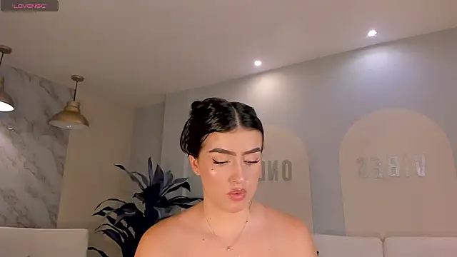 Snapshot of PaulinaSantos_ chatting on 05/23/26, 07:24 PaulinaSantos online show from 05/23/26, 07:24