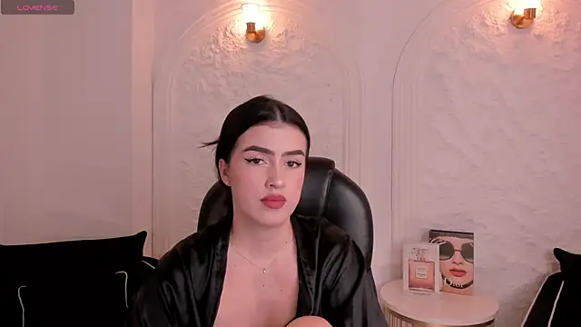 Snapshot of PaulinaSantos_ chatting on 07/18/26, 08:39 PaulinaSantos online show from 07/18/26, 08:39