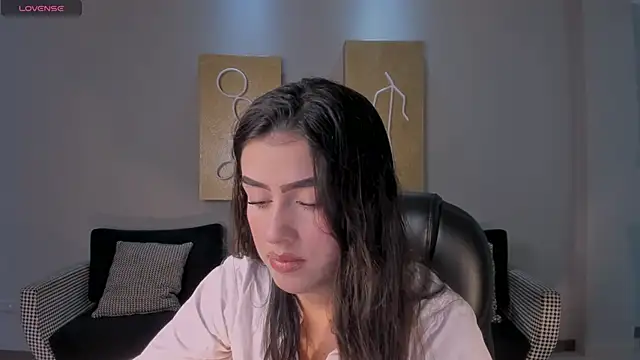 Snapshot of PaulinaSantos_ chatting on 05/08/26, 01:15 PaulinaSantos online show from 05/08/26, 01:15