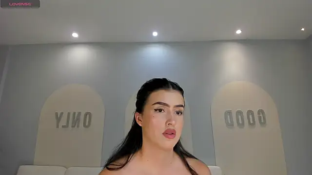 Snapshot of PaulinaSantos_ chatting on 04/22/26, 07:20 PaulinaSantos online show from 04/22/26, 07:20