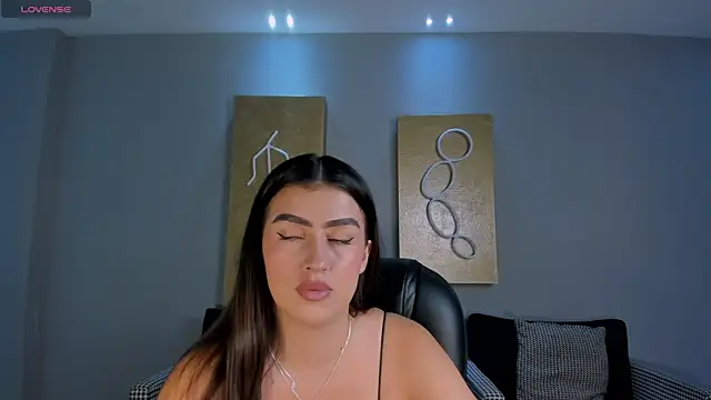 Snapshot of PaulinaSantos_ chatting on 05/11/26, 07:33 PaulinaSantos online show from 05/11/26, 07:33