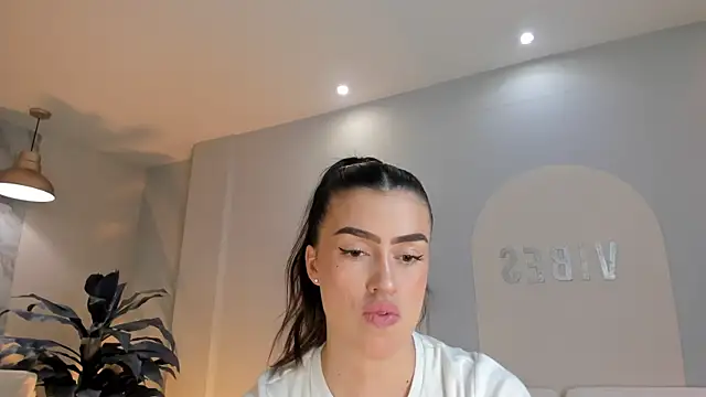 PaulinaSantos  online show from 03/28/26, 07:37