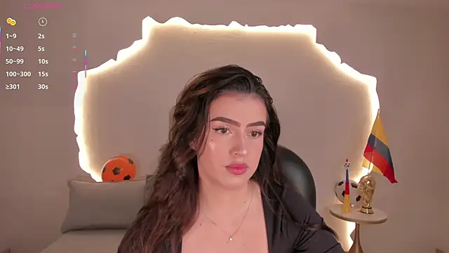 Snapshot of PaulinaSantos_ chatting on 06/21/26, 05:52 PaulinaSantos online show from 06/21/26, 05:52