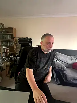 Snapshot of LondonTeffy chatting on 10/30/25, 10:57 LondonTeffy online show from 10/30/25, 10:57