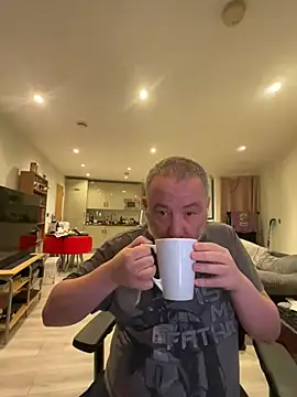 LondonTeffy online show from 04/15/26, 09:26