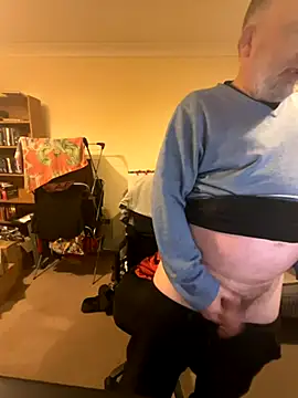 Snapshot of LondonTeffy chatting on 10/30/25, 11:01 LondonTeffy online show from 10/30/25, 11:01