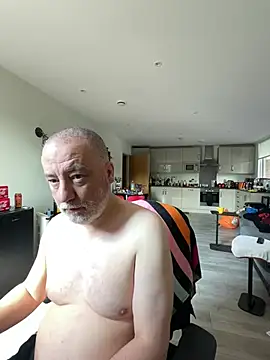LondonTeffy online show from 07/15/26, 08:43