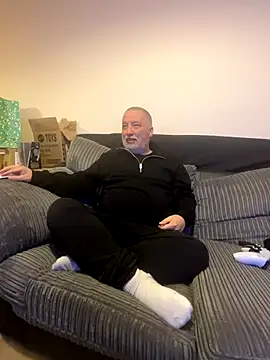 Snapshot of LondonTeffy chatting on 10/23/25, 08:40 LondonTeffy online show from 10/23/25, 08:40