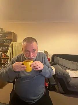 Snapshot of LondonTeffy chatting on 10/28/25, 10:31 LondonTeffy online show from 10/28/25, 10:31