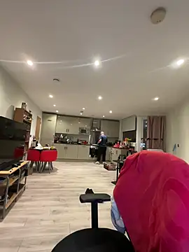 LondonTeffy online show from 04/07/26, 09:05