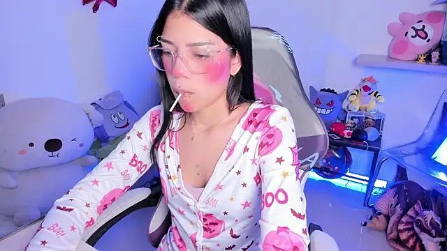 Snapshot of cutestephuwu chatting on 10/10/25, 11:38 cutestephuwu online show from 10/10/25, 11:38