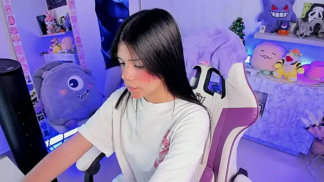 Snapshot of cutestephuwu chatting on 12/11/24, 03:02 cutestephuwu online show from 12/11/24, 03:02