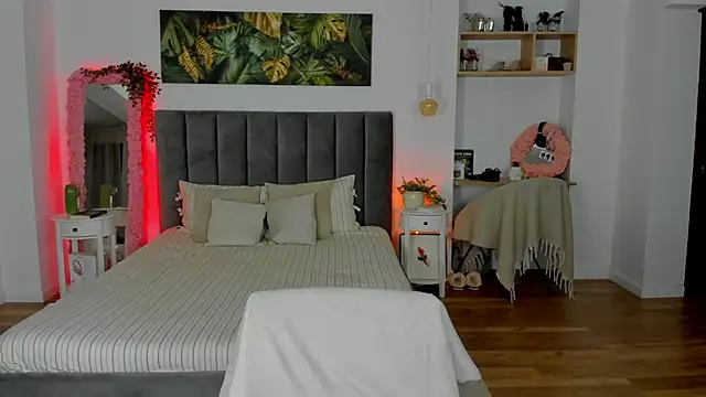 Fancy Jenn online show from 11/21/25, 08:19