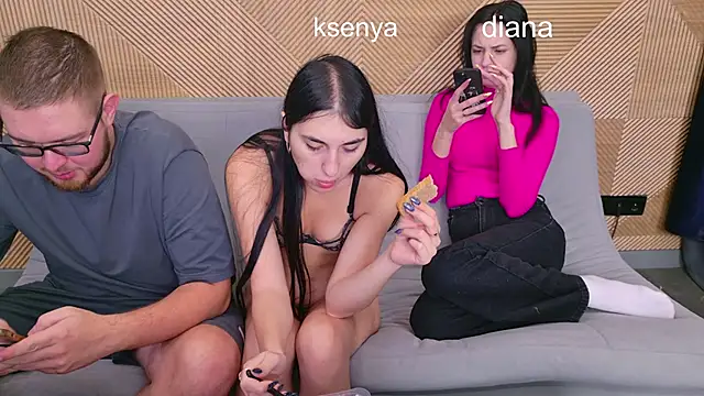 Ksenny online show from 12/03/25, 03:07