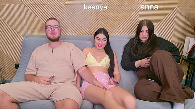 Ksenny online show from 10/23/25, 09:52