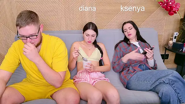 Ksenny online show from 03/25/26, 04:56