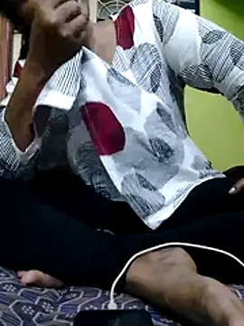 Tamilpriya46 online show from 10/27/25, 05:25